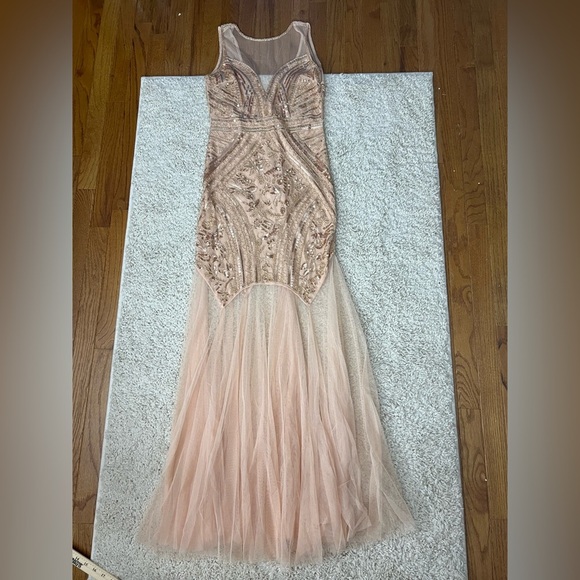 Women’s Large Elegant Evening Gown NWOT - Picture 1 of 9